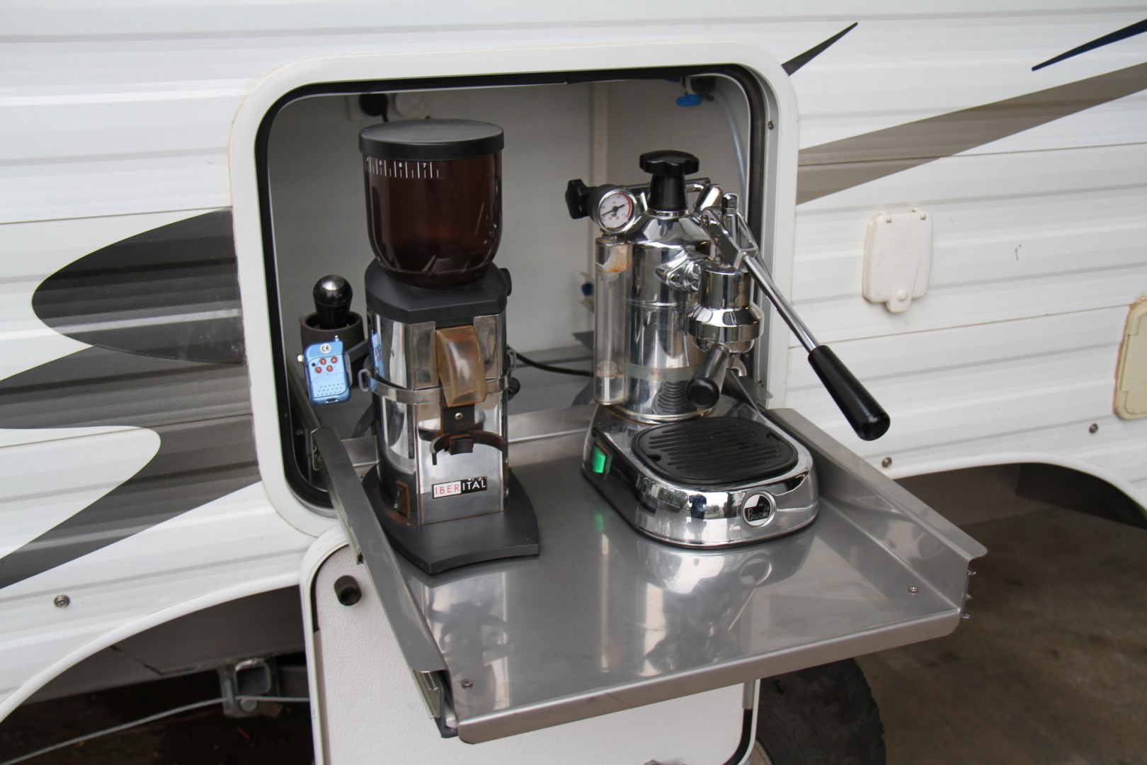 LaPavoni for the Outback 5 (1) s.jpg