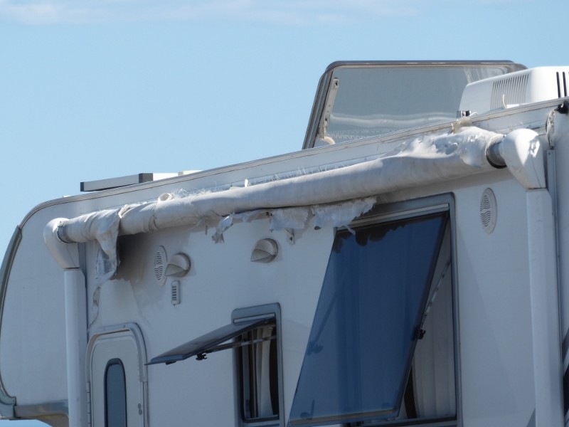 Awning (800x600).jpg