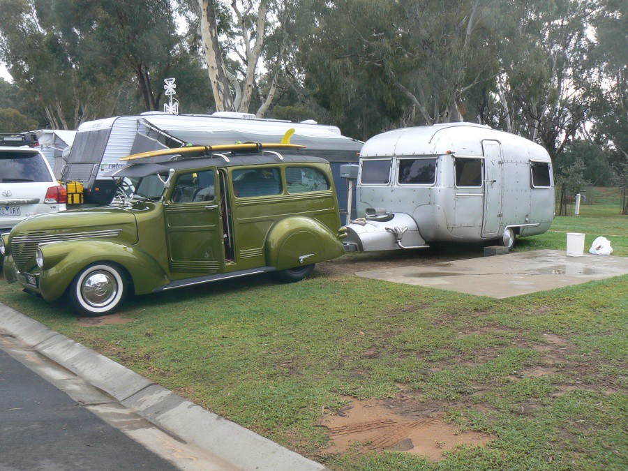 P1080555 Willys Overlander at Barooga.jpg