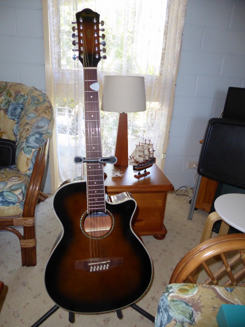 guitar 004 (900x1200) (2).jpg